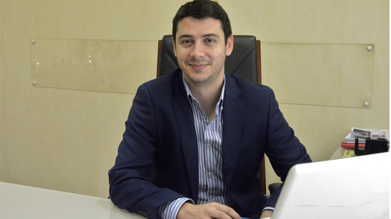 Αλέξανδρος Καραμπέτσος ΟΜΙΚΡΟΝ Insurance Group 